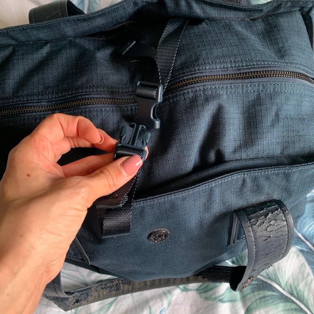 Lululemon Weekender/Duffle Bag - Picture 3 of 12